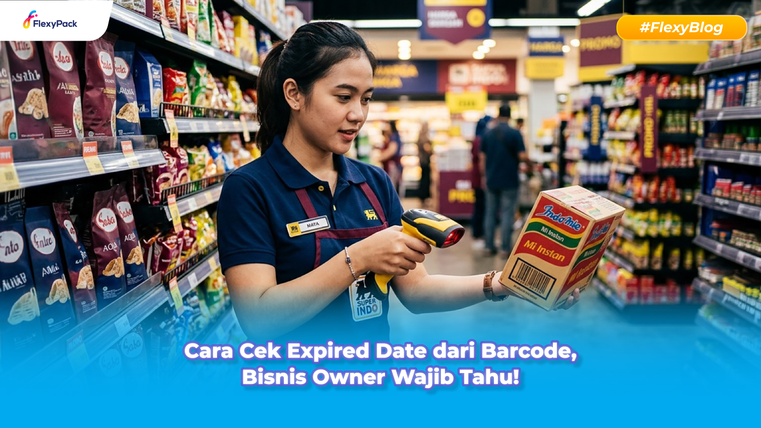 petugas sedang cek expired date dari barcode sebuah produk